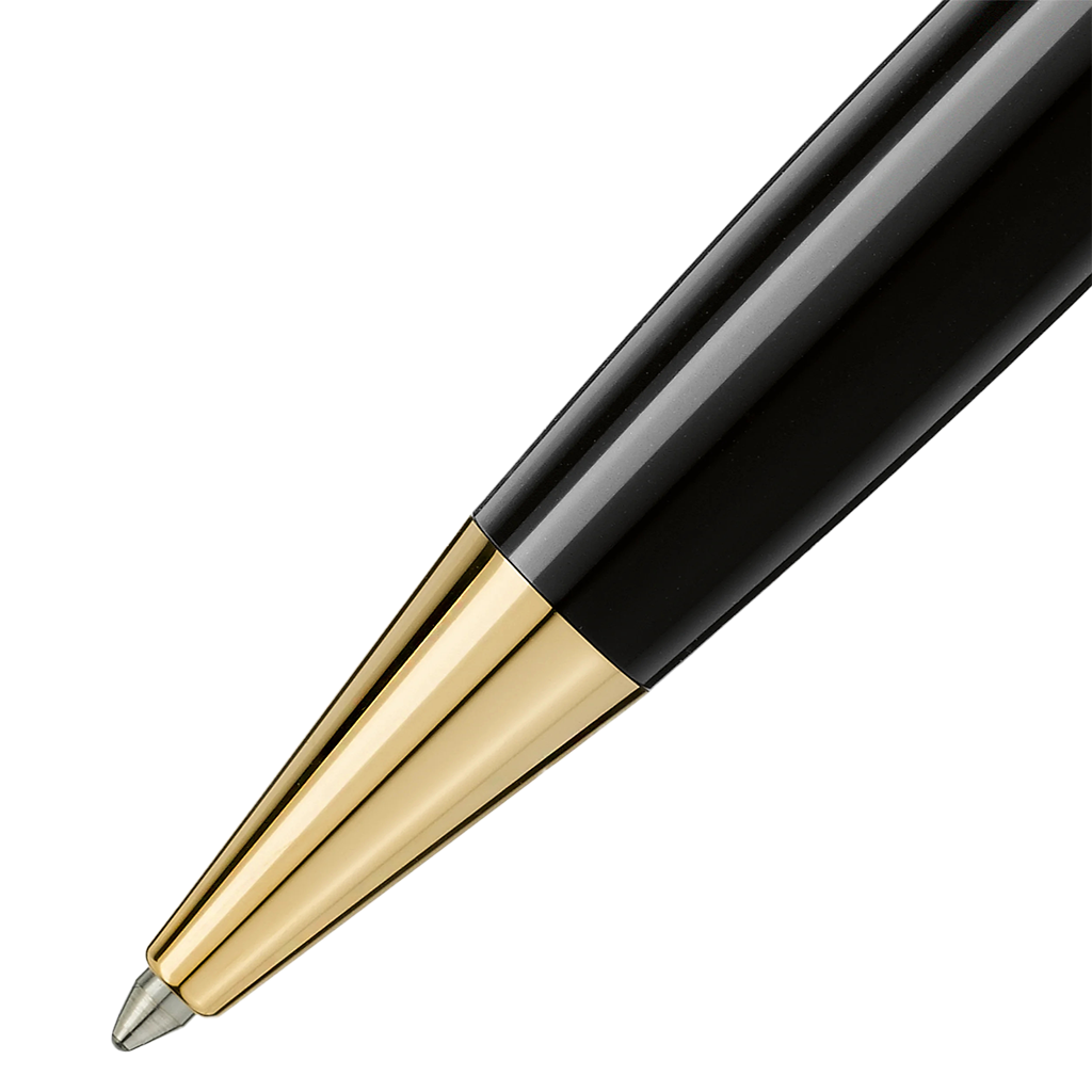 Imagem em close-up de uma esferográfica de resina da Montblanc, destacando seu design elegante e o contraste entre o corpo de resina preta brilhante e a ponta e o clipe em cor de ouro. Esta imagem é relevante para aqueles interessados em instrumentos de escrita de alta qualidade ou considerando a compra de uma caneta de luxo.