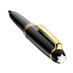 Esferográfica de resina da Montblanc com acabamento preto brilhante e detalhes em ouro, incluindo o clipe e os anéis. O emblemático emblema da Montblanc é visível no topo da tampa da caneta, que é branco e tem formato de estrela ou floco de neve.”