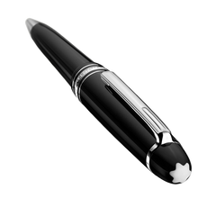 Uma caneta de resina Montblanc, apresentando um elegante barril preto com um acabamento de alto brilho. A tampa é adornada com um clipe e anéis prateados, e o icônico emblema de estrela branca é visível no topo. O design reflete elegância e um estilo clássico associado à marca Montblanc