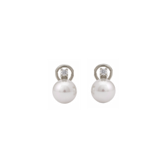 Brincos Majorica Selene prateados com pérolas de 10mm encaixadas num círculo de aço e zircónia cravada