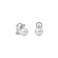 Brincos Majorica Selene prateados com pérolas de 10mm encaixadas num círculo de aço e zircónia cravada e fecho de abertura