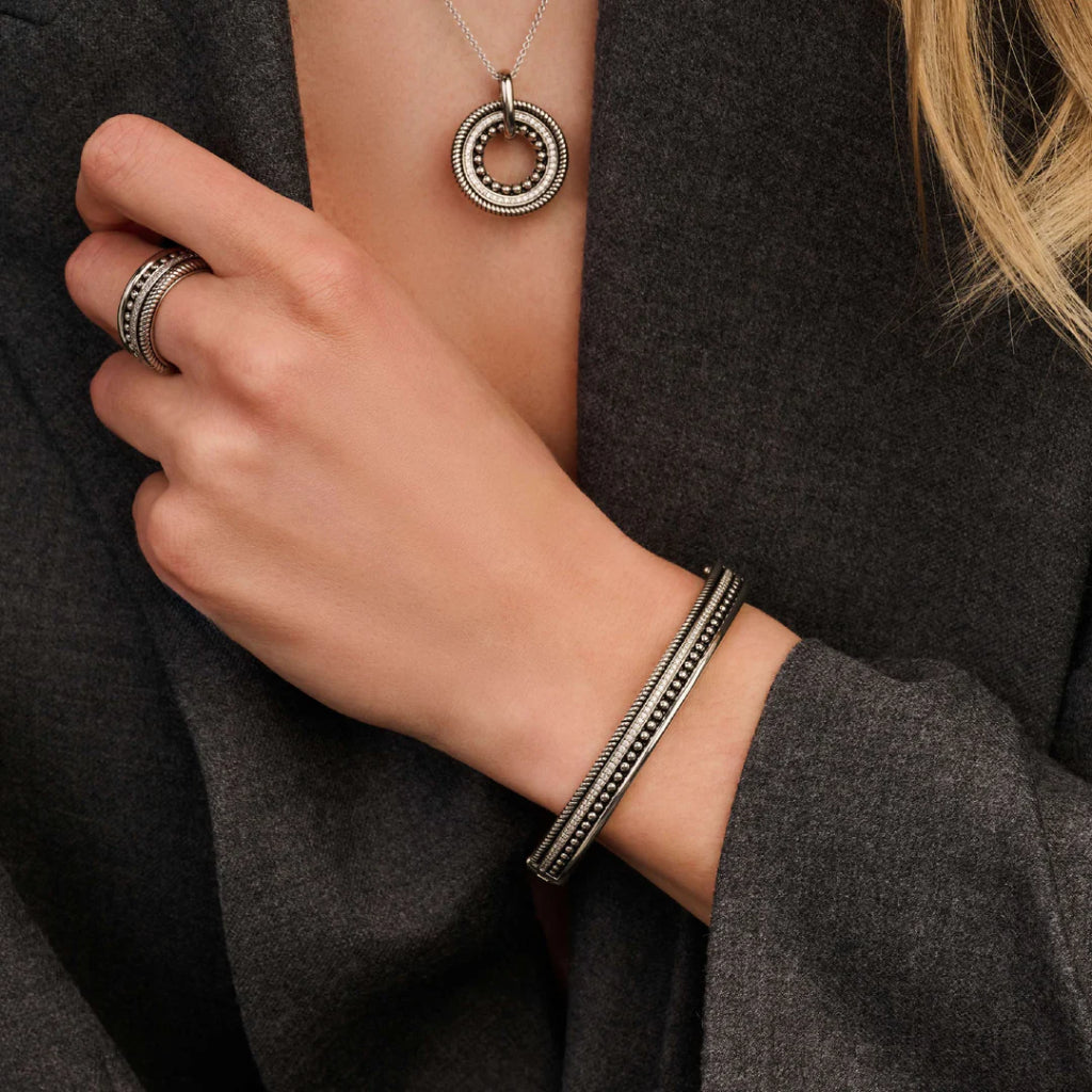 Escrava Structure Silver