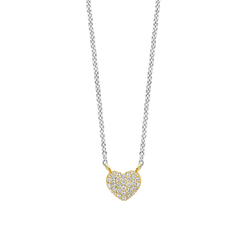 Colar de prata banhada a ouro com um pendente em forma de coração, totalmente cravejado com pequenas zircónias brilhantes. A corrente tem um design torcido, semelhante a uma corda, que complementa o pendente luxuoso e cintilante.”