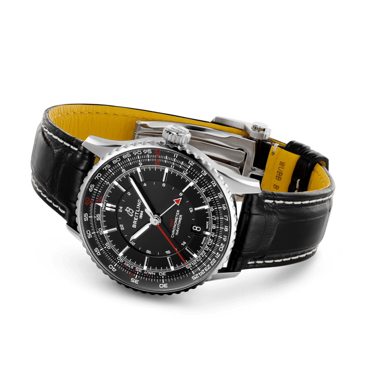 relógio de lado navitimer automatic pulseira e mostrador preto