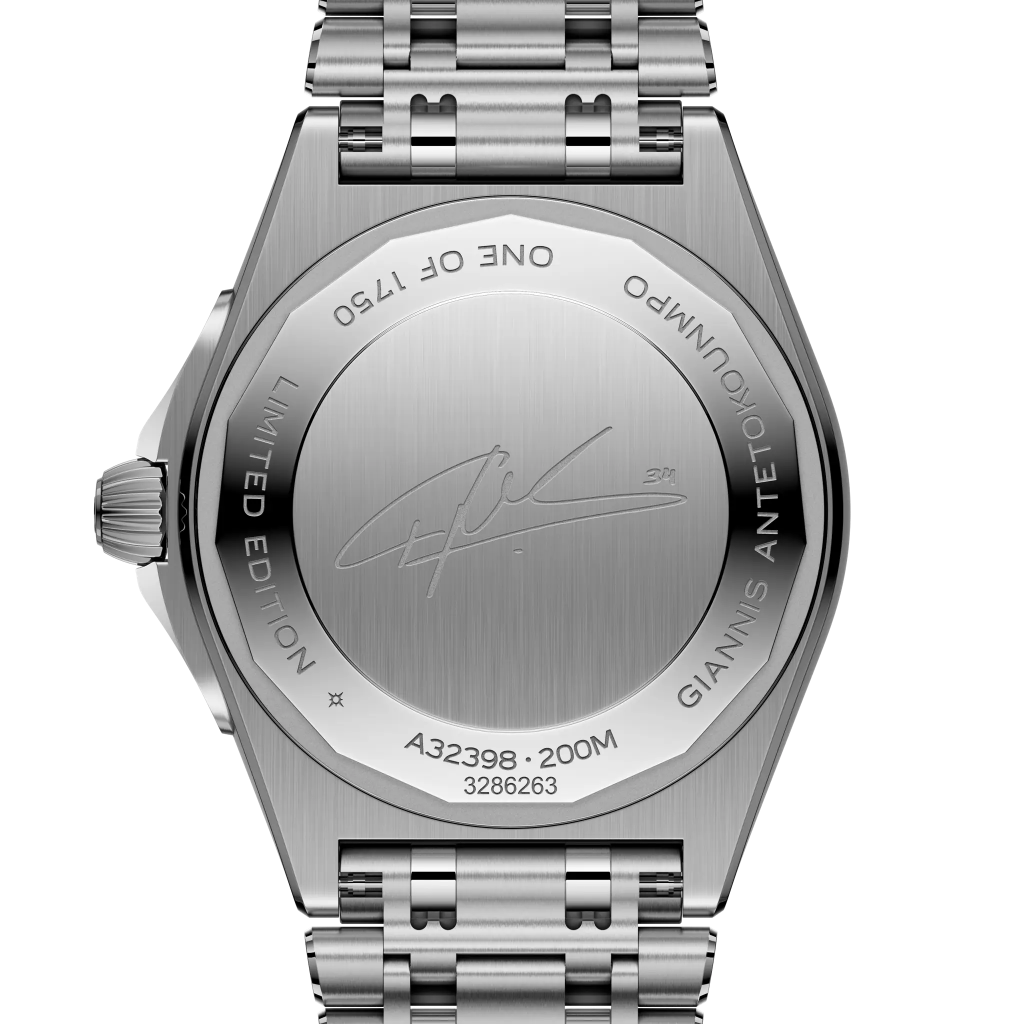 Tampa traseira do Relógio Breitling Chronomat Automatic GMT 40mm x Giannis Antetokounmpo prateado com mostrador verde