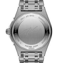 Tampa traseira do Relógio Breitling Chronomat Automatic GMT 40mm x Giannis Antetokounmpo prateado com mostrador verde