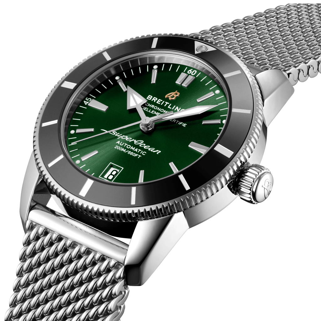 Pormenor mostrador verde do relógio Superocean Heritage B20 Automatic prateado
