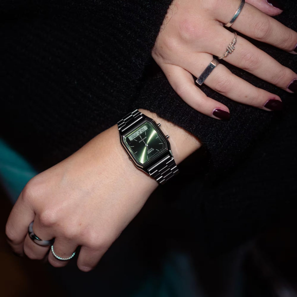 Pulso senhora com Relógio Casio Vintage Edgy prateado de mostrador analógico e digital verde