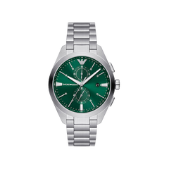 Relógio Emporio Armani de aço inoxidável com mostrador verde, ponteiros e marcadores de hora prateados. Possui três submostradores para medições adicionais de tempo e uma janela de data na posição das 3 horas. O relógio tem um aro polido e está preso a uma pulseira de aço inoxidável correspondente.