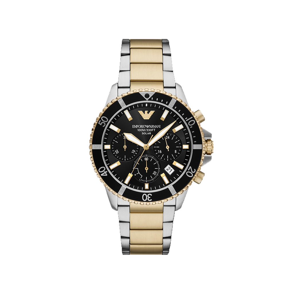 Relógio Armani World Explorer 43.5mm cronográfico de dois tons, pulseira prateada com linha dourada no centro, caixa dourada e mostrador preto com detalhes dourados
