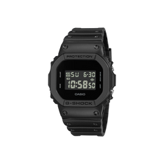 Relógio Casio G-Shock The Origin totalmente preto com as horas digitais amarelas