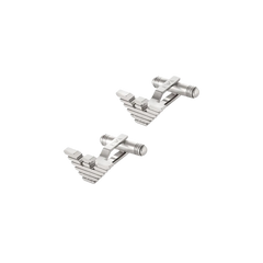 Botões de Punho Armani Essentials prateados com símbolo da águia e detalhe de linhas cravadas ao longo da águia e fecho tradicional