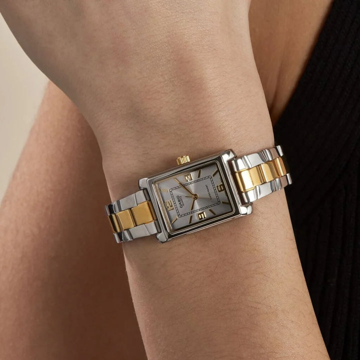 Pulso senhora com relógio Timeless dourado e prateado com mostrador prateado