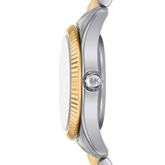 Lateral da caixa do relógio Michael Kors Lexington prateado e dourado