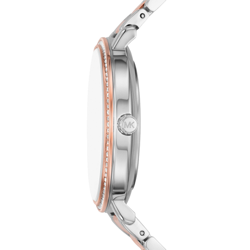 Vista lateral do Relógio Michael Kors Pyper Pavé prateado e rosa dourado, caixa rosa dourada e com logotipo no mostrador branco