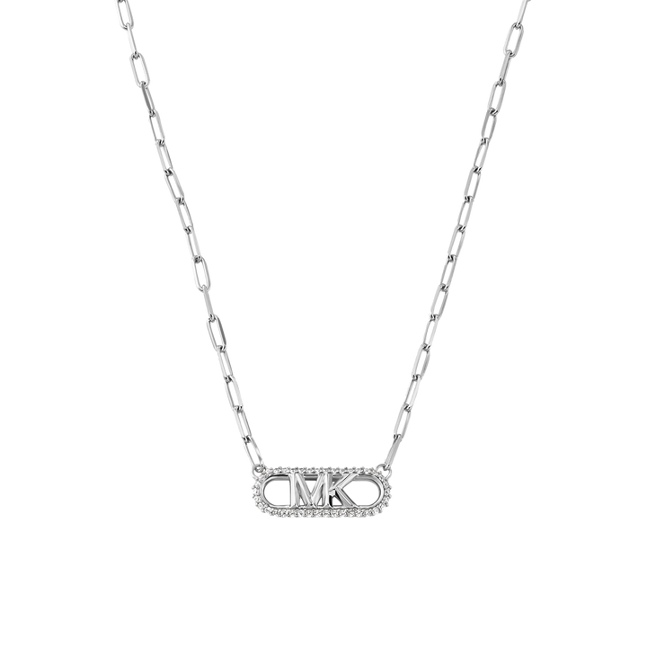 Colar de prata banhada a ródio com um pendente apresentando as iniciais ‘MKO’ cravejadas de pequenas pedras brilhantes. A corrente do colar tem elos uniformes que refletem a luz, realçando o brilho e a elegância da joia.