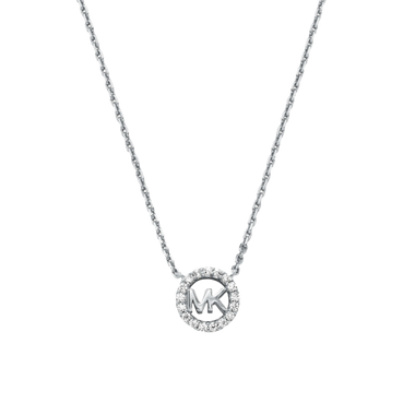 Colar de prata banhada a ródio com pedras de zircónia. O pingente apresenta as iniciais ‘MK’ em uma fonte ousada, cercadas por um anel de pequenas e brilhantes pedras de zircónia que realçam sua elegância. A corrente do colar é delicada e fina, complementando o design do pingente.
