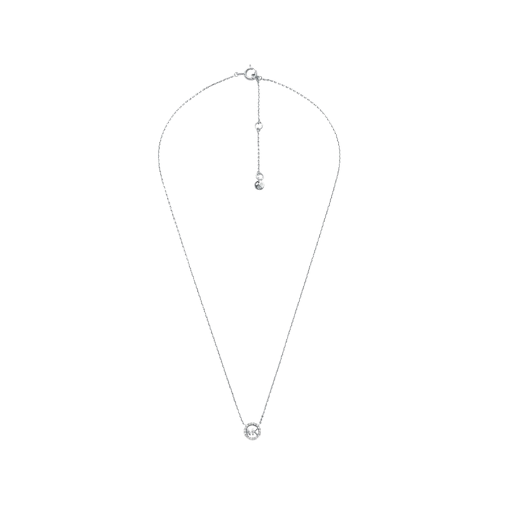 Colar de prata banhada a ródio com uma corrente delicada e um pingente de zircónia proeminente que captura a luz, adicionando um toque de elegância e brilho. O fecho ajustável garante um ajuste confortável para diferentes tamanhos de pescoço, tornando-o versátil para várias ocasiões.