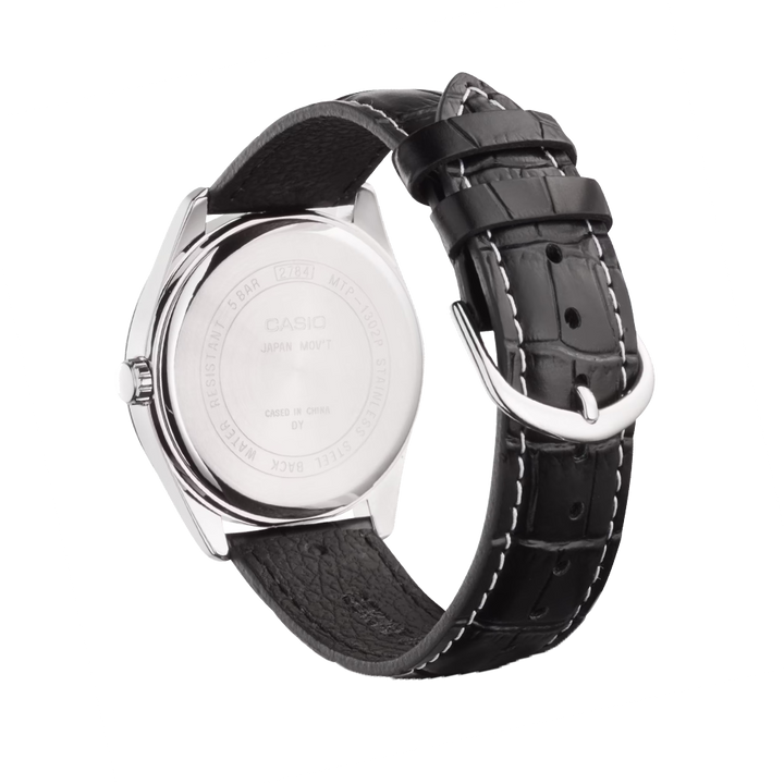 vista da tampa do relógio Casio Timeless com pulseira couro preta