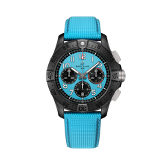 Relógio Breitling Avenger B01 Chronograph Night Vission 42mm de caixa preta, pulseira silicone e mostrador azuis