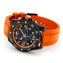 relógio de lado endurance pro pulseira laranja e mostrador preto