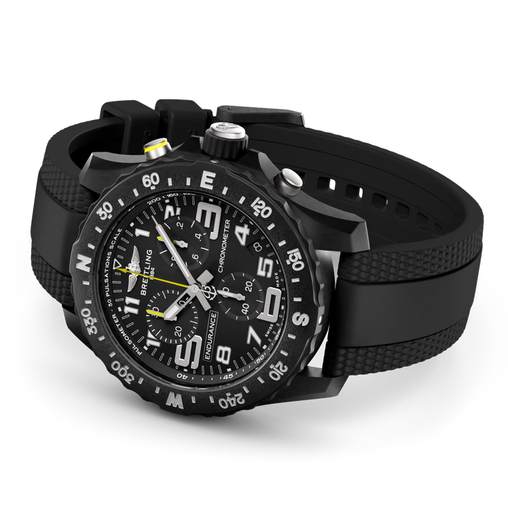 Relógio Professional Endurance Pro 44mm pulseira silicone, caixa e mostrador pretos deitado de lado