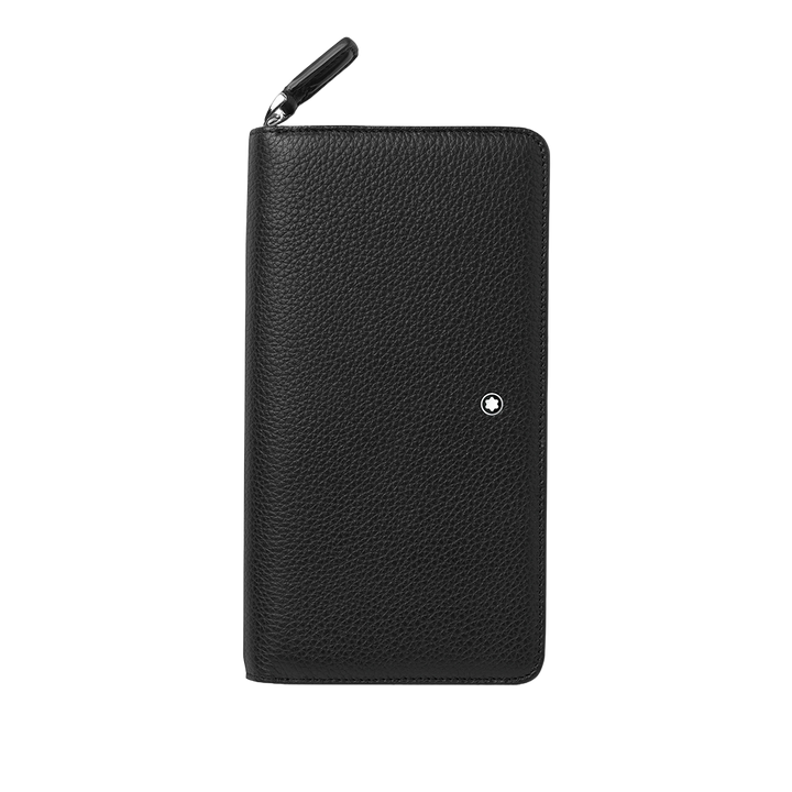 Uma carteira de couro da Montblanc, apresentando um design elegante em preto com uma superfície texturizada. A carteira tem uma orientação vertical e parece estar fechada, com um emblema prateado da Montblanc perto do canto inferior direito. Um puxador de zíper é visível na parte superior, sugerindo um compartimento com zíper para fechamento seguro.