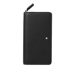 Uma carteira de couro da Montblanc, apresentando um design elegante em preto com uma superfície texturizada. A carteira tem uma orientação vertical e parece estar fechada, com um emblema prateado da Montblanc perto do canto inferior direito. Um puxador de zíper é visível na parte superior, sugerindo um compartimento com zíper para fechamento seguro.