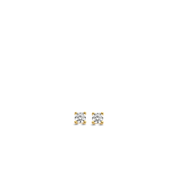 Um par de brincos Ti Sento de prata banhados a ouro, apresentando um design simples, mas elegante, com uma única pedra de zircónia fixada em cada brinco. As zircónias são exibidas de forma proeminente, cintilando contra o contraste do banho de ouro, que adiciona um toque de luxo e sofisticação ao visual geral destes brincos de botão.