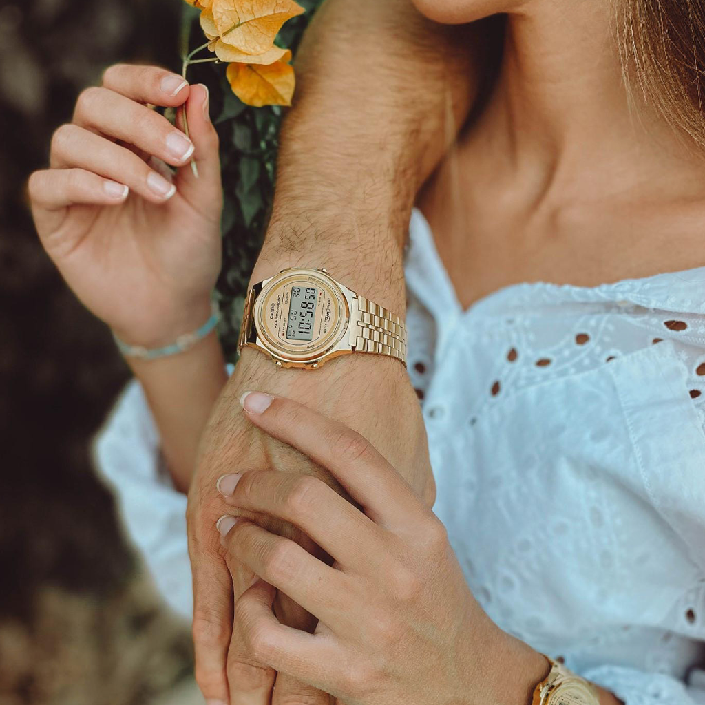 Vintage Round Gold