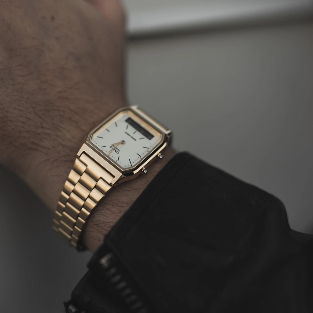 Vintage Edgy Gold-Cream