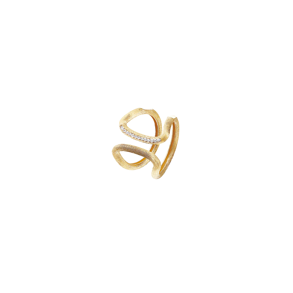 imagem lateral de um anel de ouro com um design único e contemporâneo, exibindo uma estrutura aberta com duas faixas que se entrelaçam. Uma das faixas é lisa, enquanto a outra é adornada com pequenos diamantes, conferindo um toque de sofisticação e brilho à joia. 