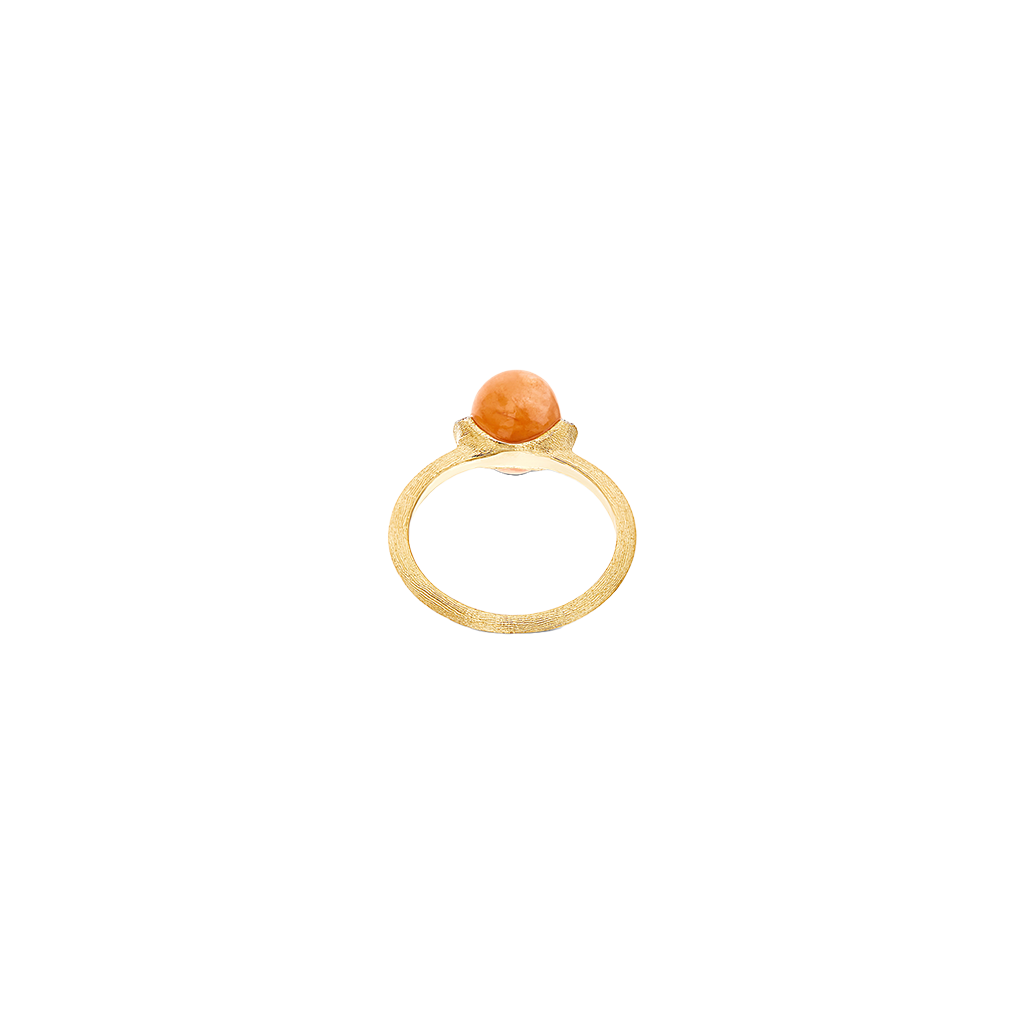imagem inferior do Anel amuleti Petra com uma aventurina laranja em aro de ouro 18k 
