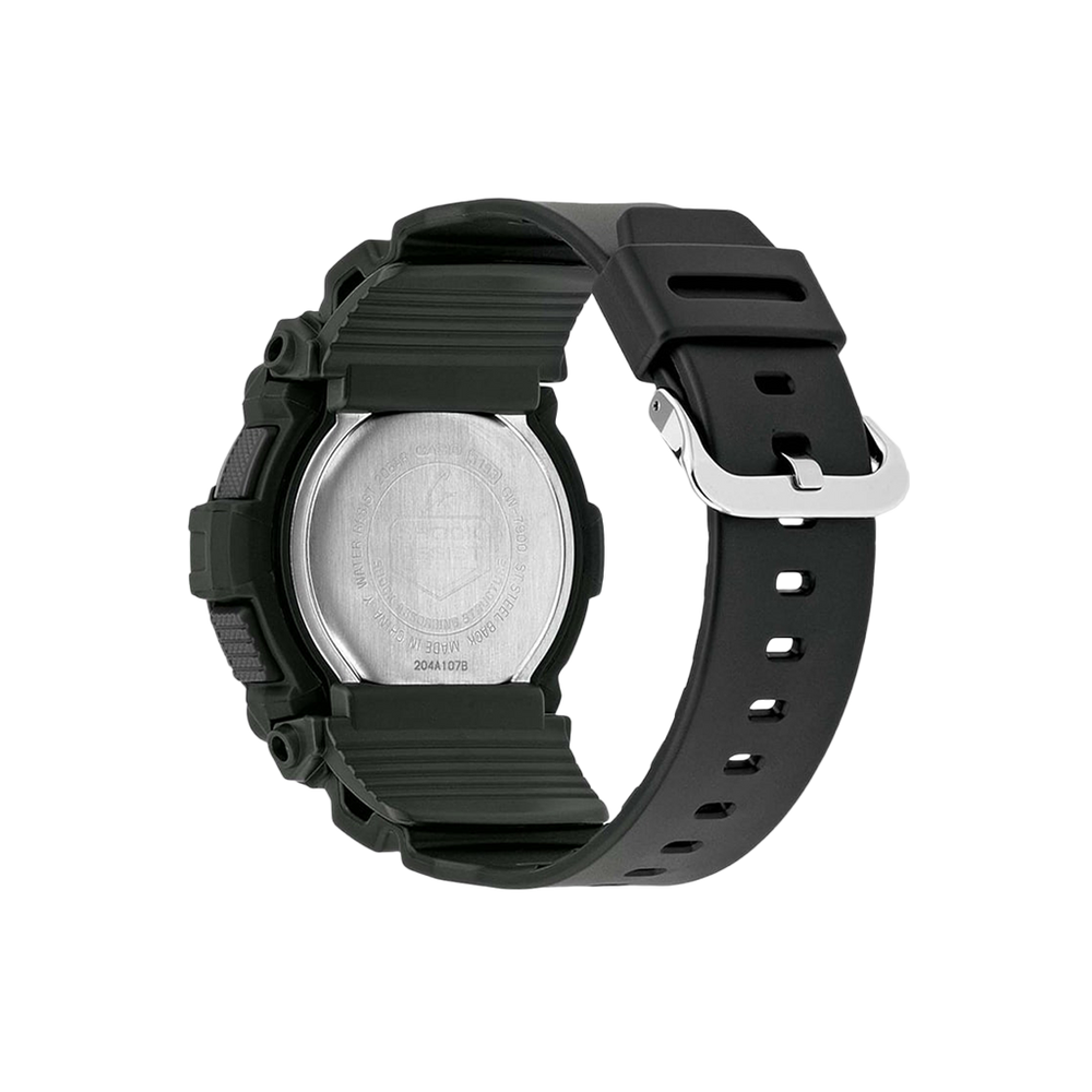 Um relógio de pulso de resina com uma pulseira preta e um mostrador circular prateado. O relógio tem um design robusto com detalhes texturizados no aro e na pulseira, apresentando múltiplos furos para ajuste de tamanho. O mostrador parece não ter números ou marcações visíveis, sugerindo um estilo minimalista. O fundo é branco, enfatizando o design do relógio