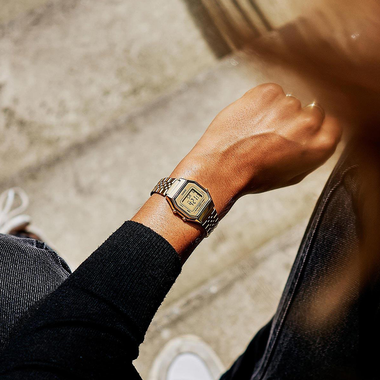 Vintage Iconic Gold-Cream