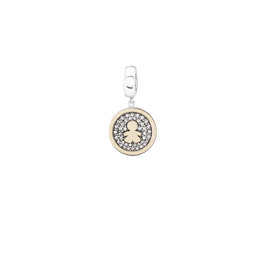 Um pendente redondo de prata e ouro com pedras de zircônia. O pendente apresenta um padrão circular central de zircónias incrustadas em ouro, cercado por um anel de zircónias menores embutidas em prata, criando um design contrastante e elegante adequado para vários tipos de joias.