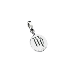 Charme de aço inoxidável da ONE com o símbolo do signo do zodíaco Virgem. O charme tem uma forma circular com um acabamento polido, exibindo o símbolo de Virgem e a palavra “VIRGO” inscrita abaixo dele. O charme está preso a um pequeno laço simples para pendurar.