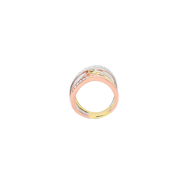 imagem lateral de anel entrelaçado tricolor, apresentando setenta diamantes incrustados em banda de ouro branco, complementados por bandas ricas em ouro amarelo e ouro rosa