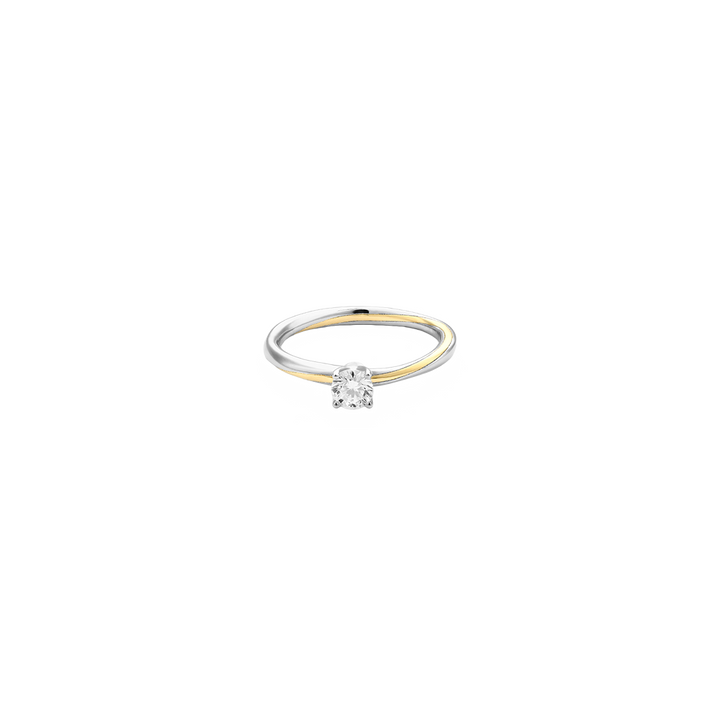 imagem de um anel de diamante solitário deitado com design de banda dividida, combinando ouro branco e ouro amarelo