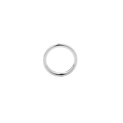 imagem interior de aliança em ouro branco e com fileira de diamantes